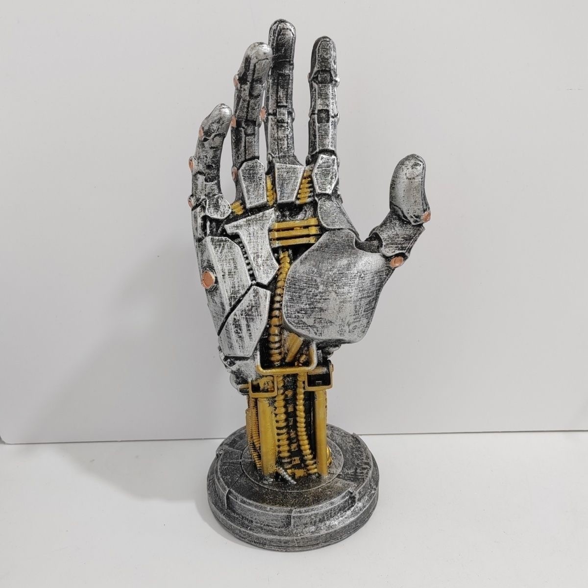 Cyberpunk Mechanical Hand Disp – Photography Game Bewertung und Preis