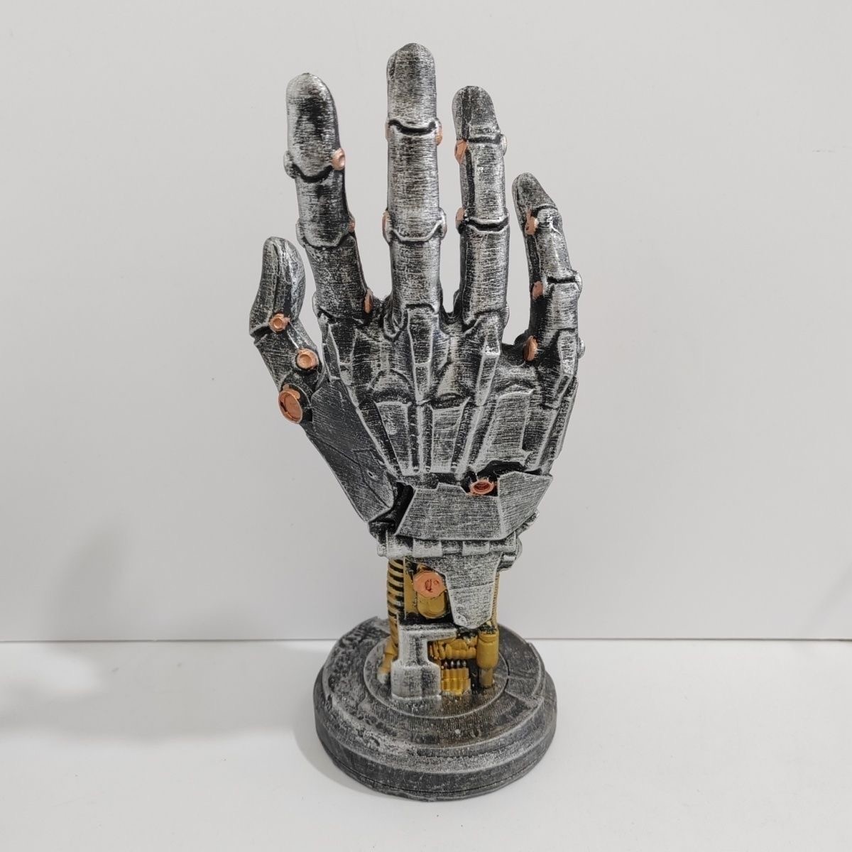 Cyberpunk Mechanical Hand Disp – Photography Game Bewertung und Preis